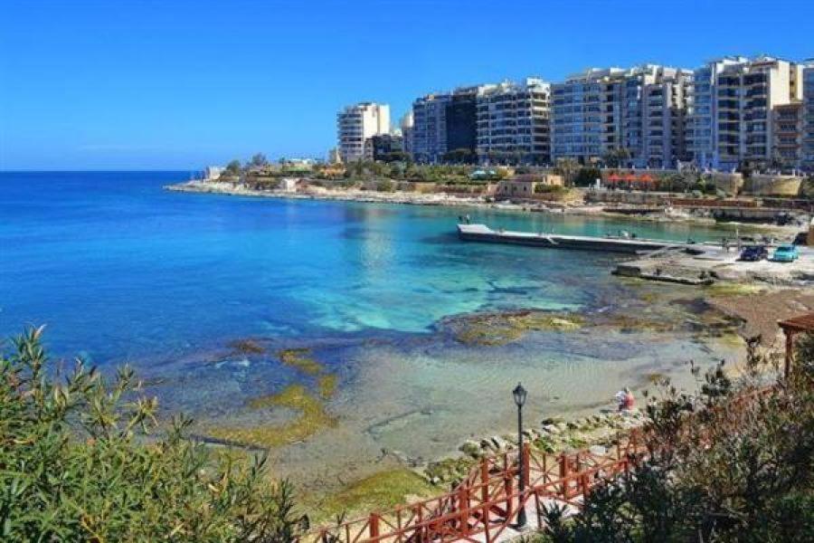 Splendid Seaside Retreat On Spinola Bay Apartment Saint Julian's Ngoại thất bức ảnh