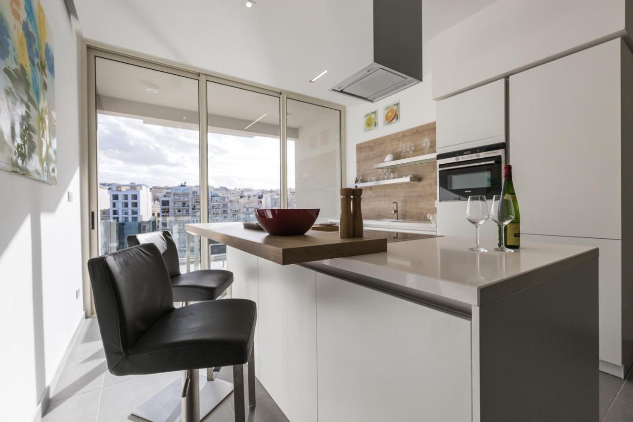 Splendid Seaside Retreat On Spinola Bay Apartment Saint Julian's Ngoại thất bức ảnh